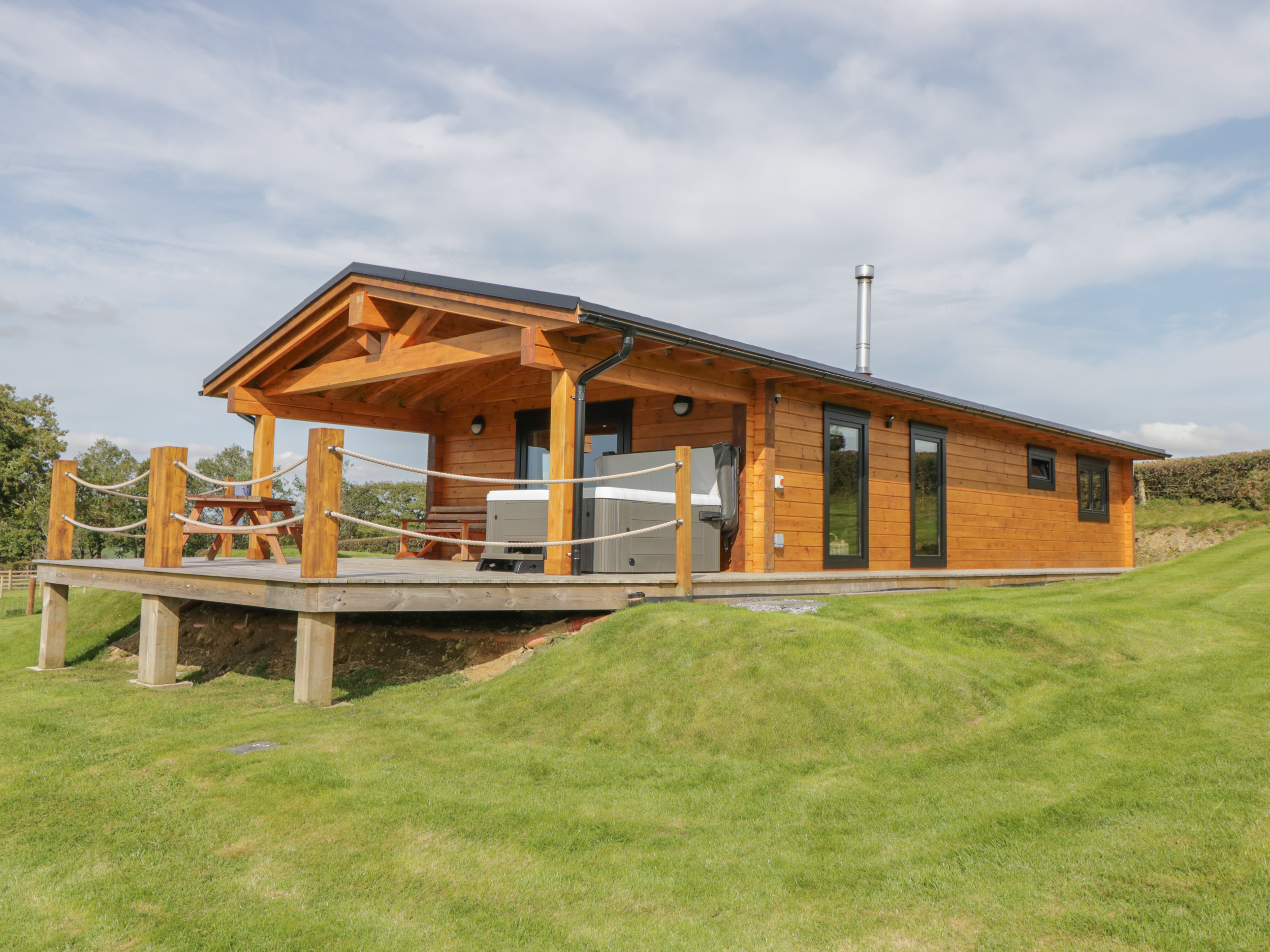 Bryn Eiddon Log Cabin