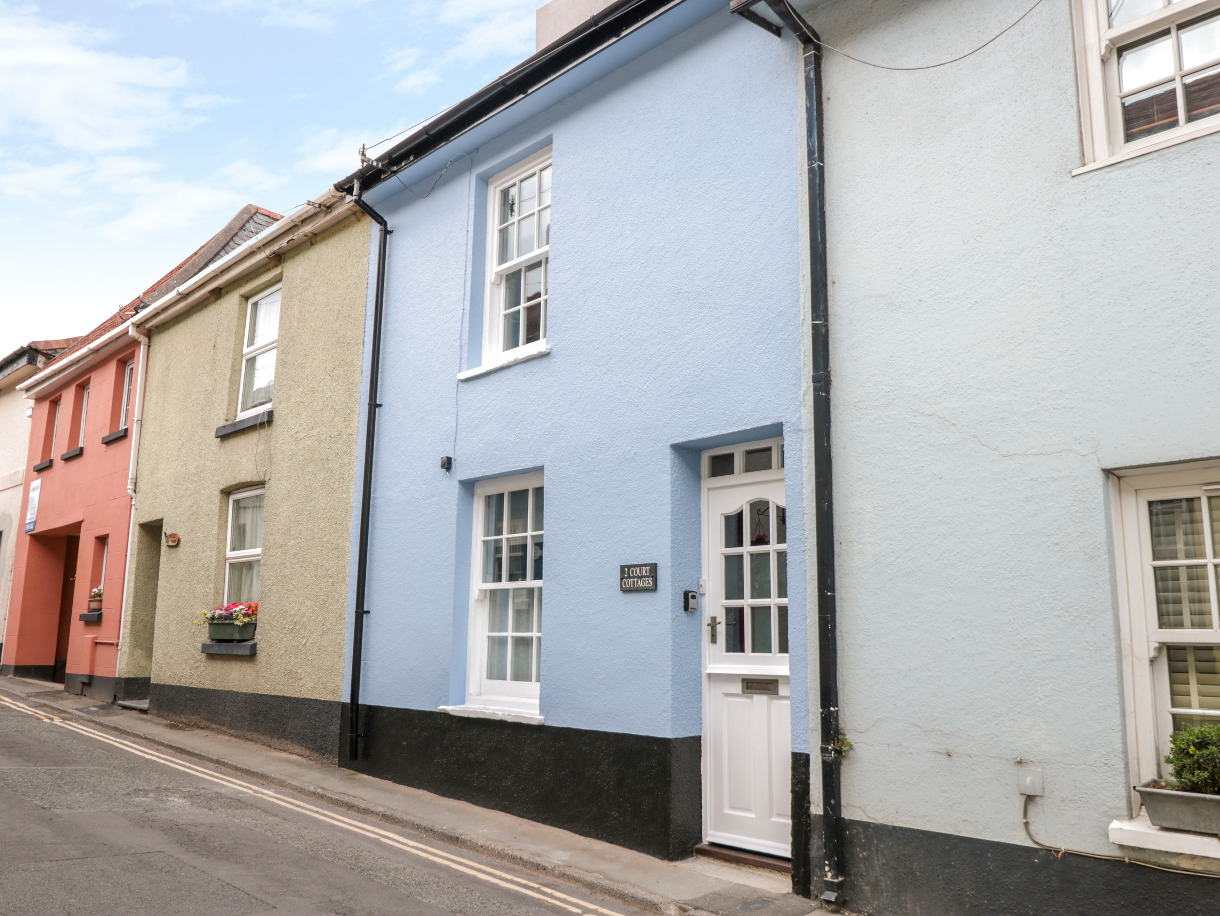 2 Court Cottages